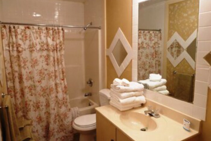 Room 8 of 65