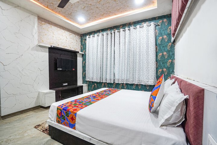 Room 8 of 34