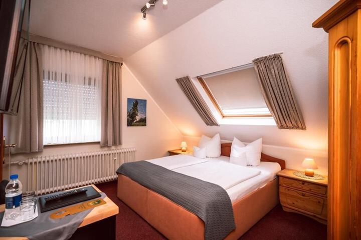 Room 8 of 23
