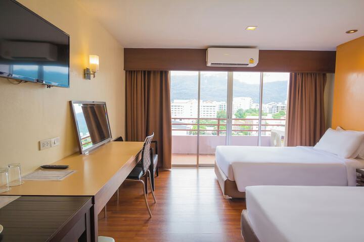 Room 8 of 65