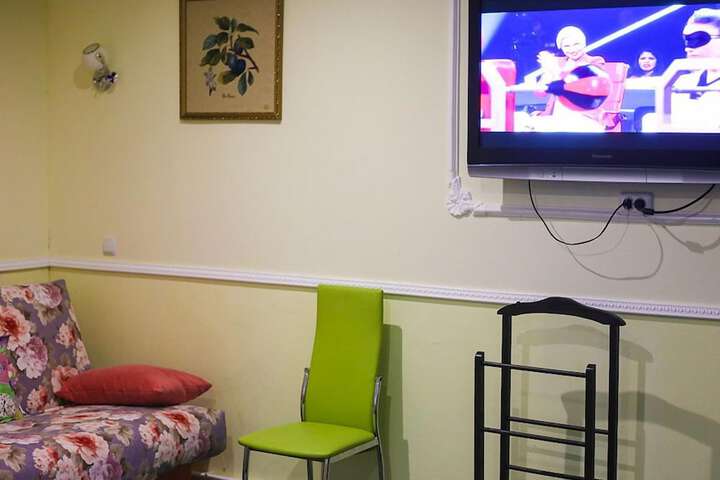 Room 16 of 28