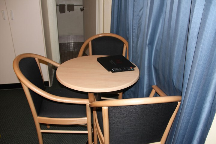 Room 25 of 48