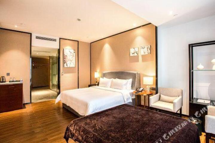 KingStay Hotel