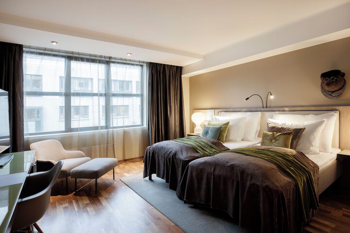 Room 27 of 108