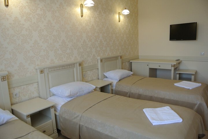 Room 11 of 26