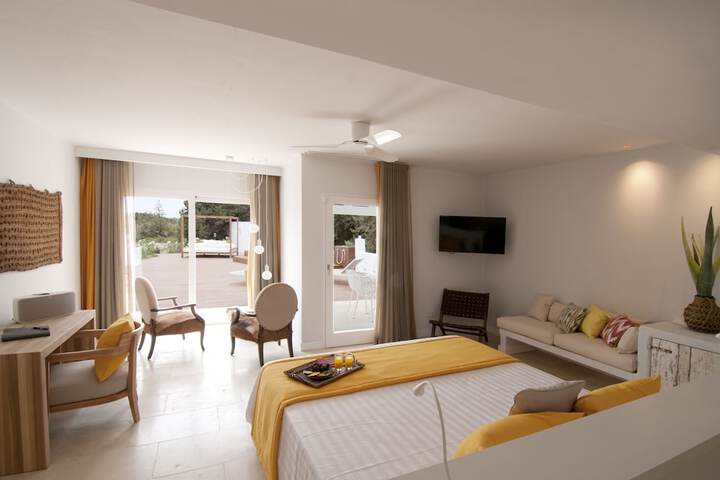 Room 8 of 40
