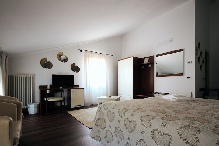 Room 27 of 59