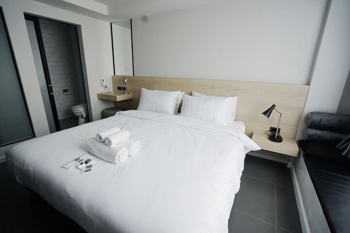 Room 2 of 71