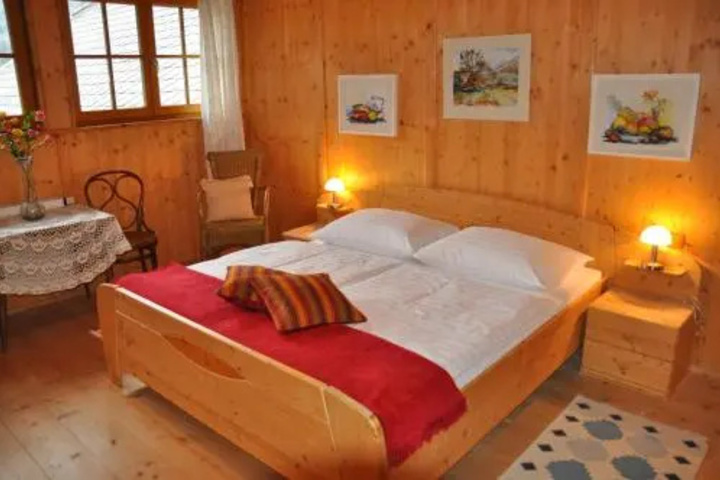 Room 2 of 8