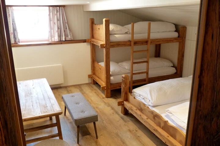 Room 4 of 51