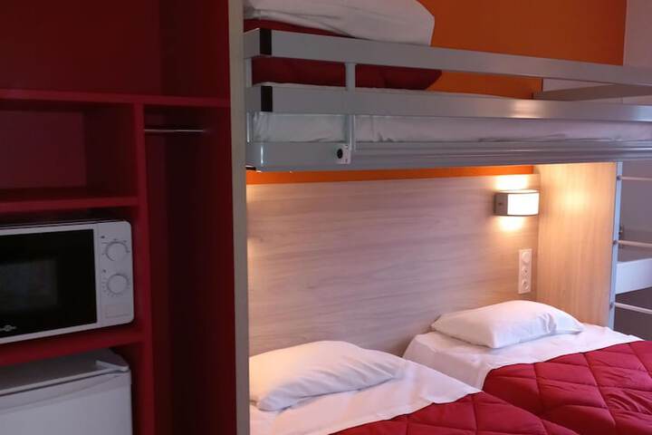 Room 12 of 39