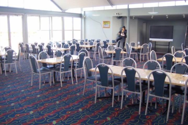 Dining 11 of 12