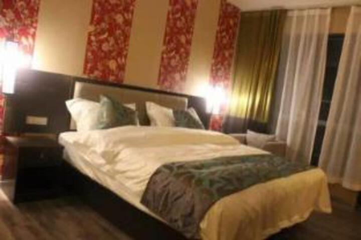 Room 15 of 15