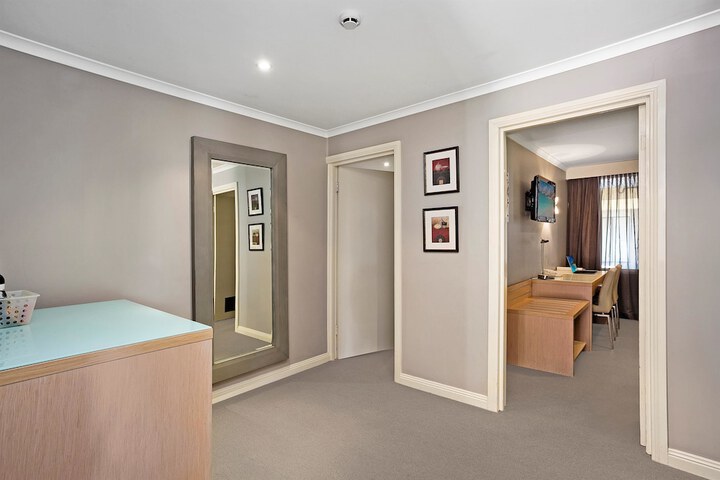 Room 5 of 89