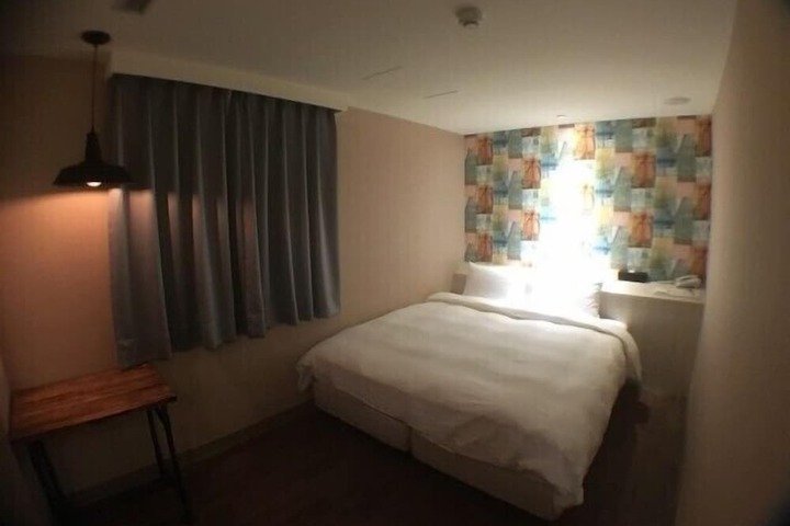 Room 34 of 50