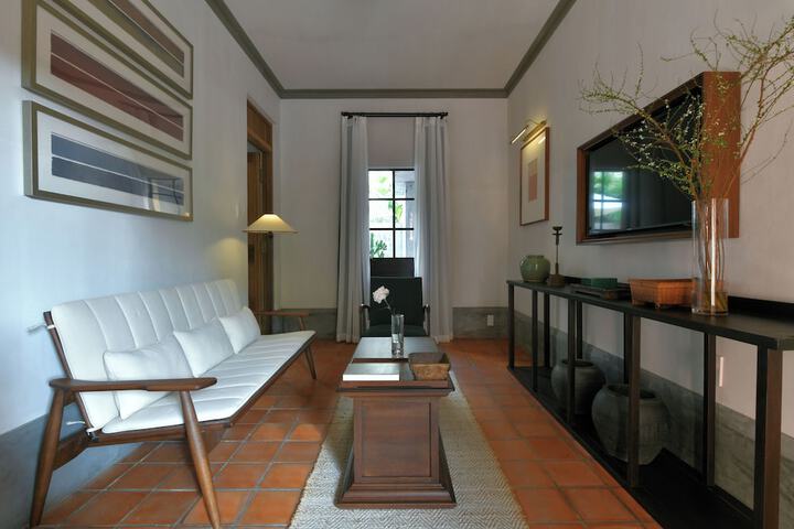 Room 35 of 61