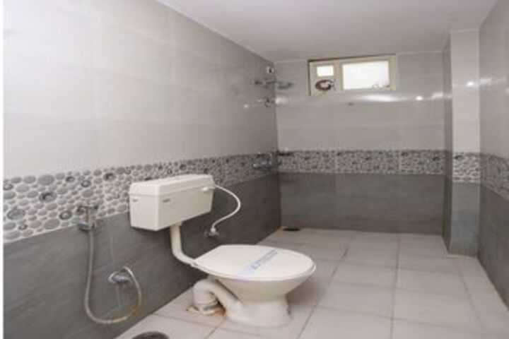 Room 2 of 27