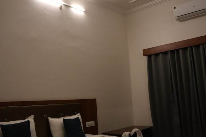 Room 29 of 54