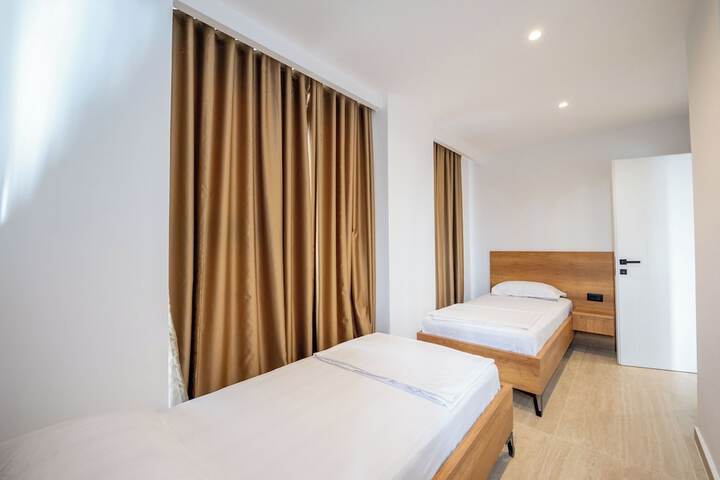 Room 8 of 74