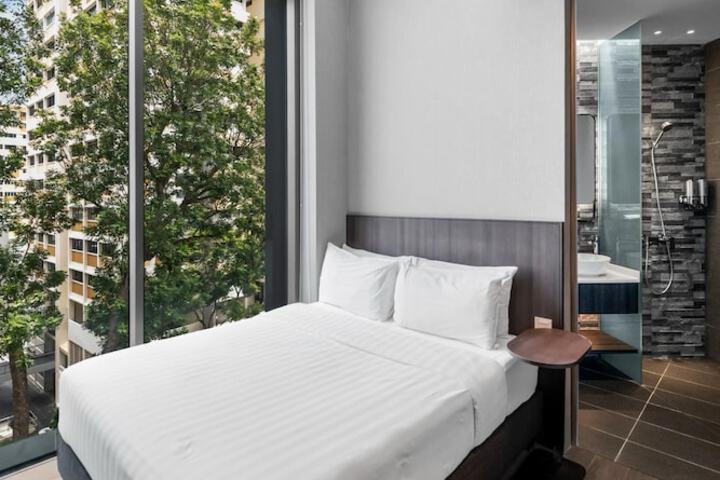 Room 15 of 33