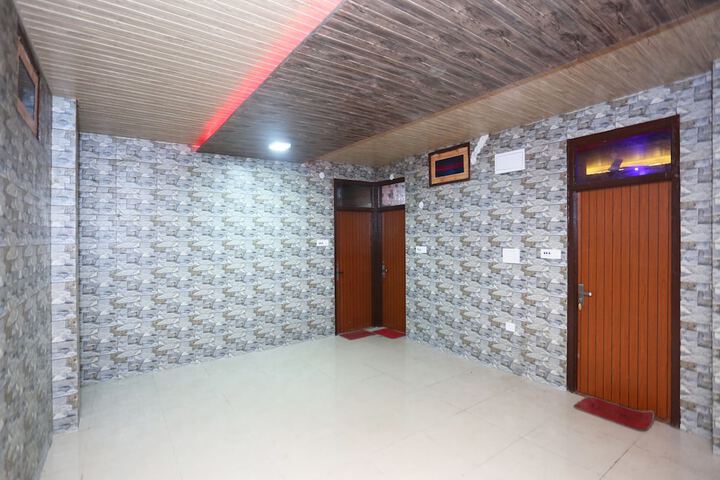 OYO 28835 HOTEL STAR