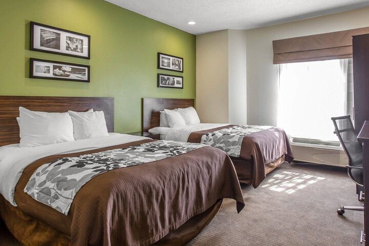 Queen Bed Accessible (3 of 12)