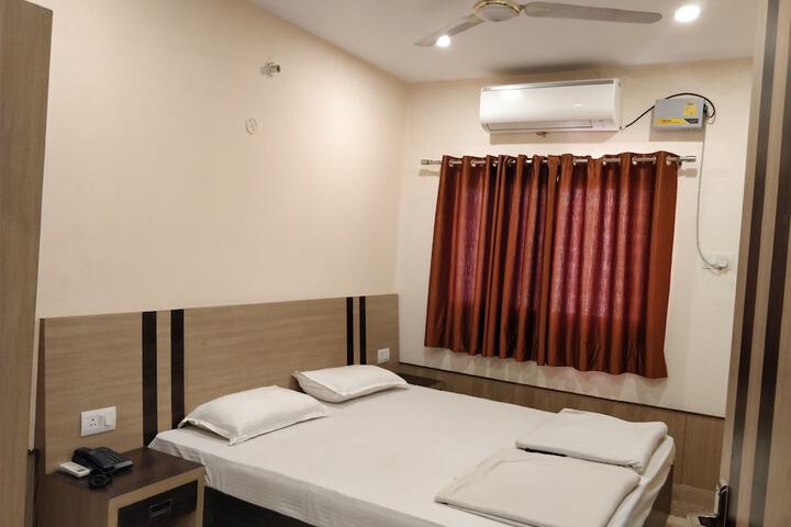 Room 25 of 52