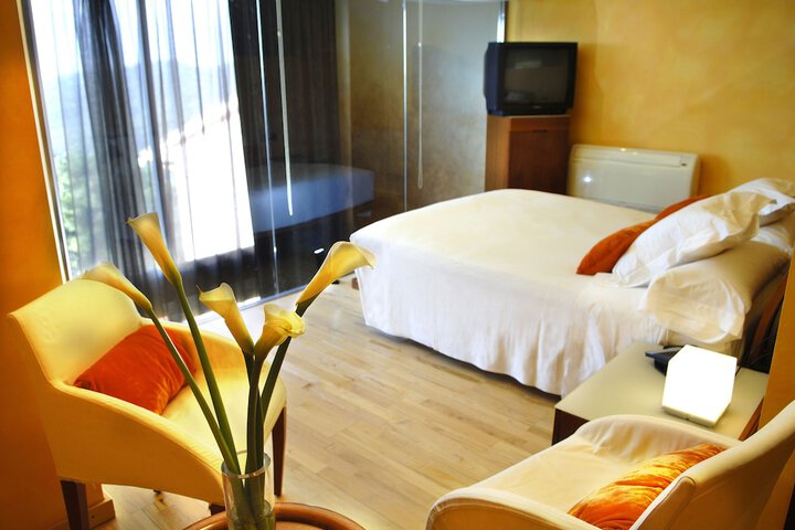 Room 2 of 46