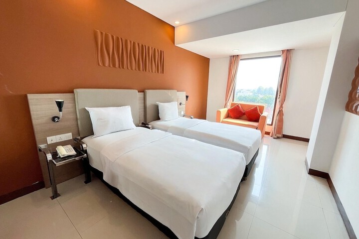Room 16 of 90
