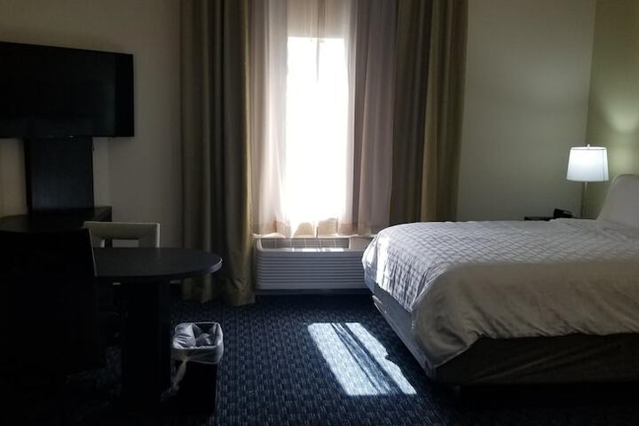 1 King Bed Studio Suite (13 of 18)