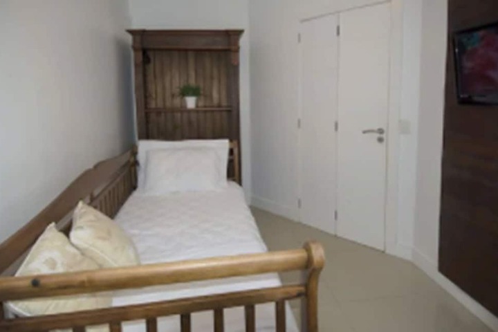 Room 13 of 94