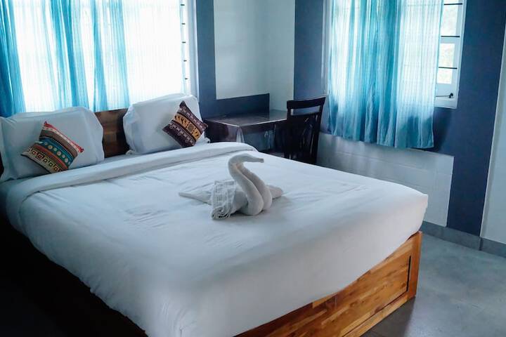 Room 3 of 9