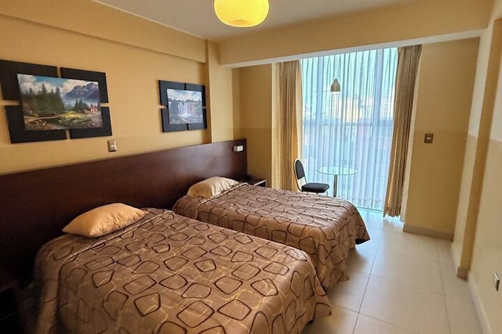 Room 2 of 10