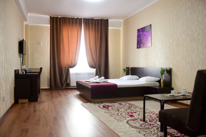 Room 13 of 30