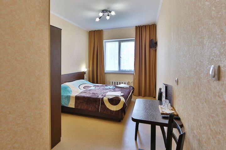 Room 8 of 62