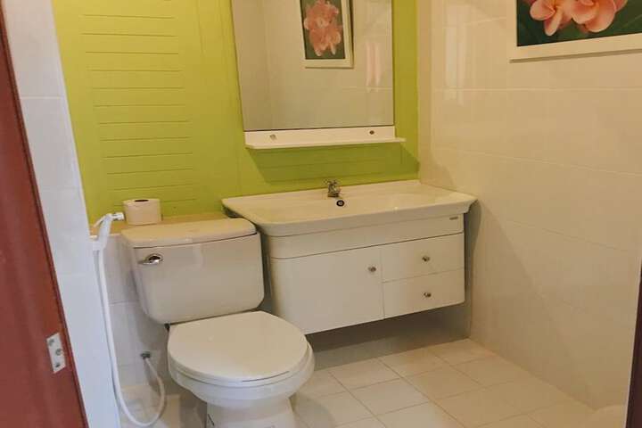 Room 17 of 24