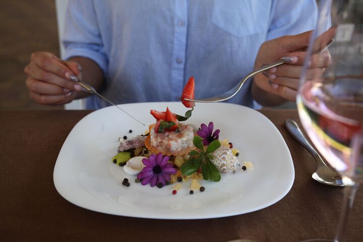 Dining 4 of 15