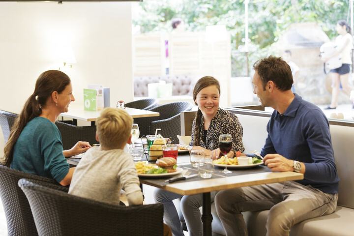 Dining 115 of 137