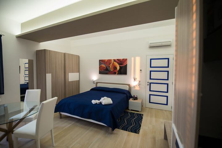 Room 3 of 54