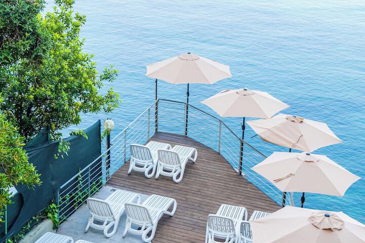 Sundeck 233 of 241