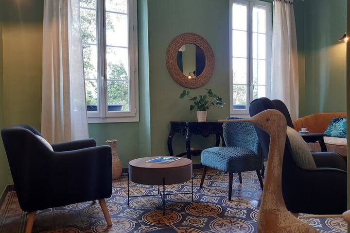 Entrance & Lobby