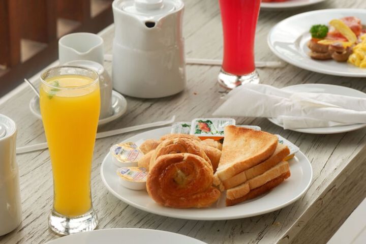 Breakfast/Coffee Service 26 of 37