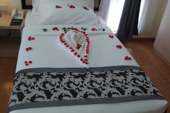 Room 2 of 22