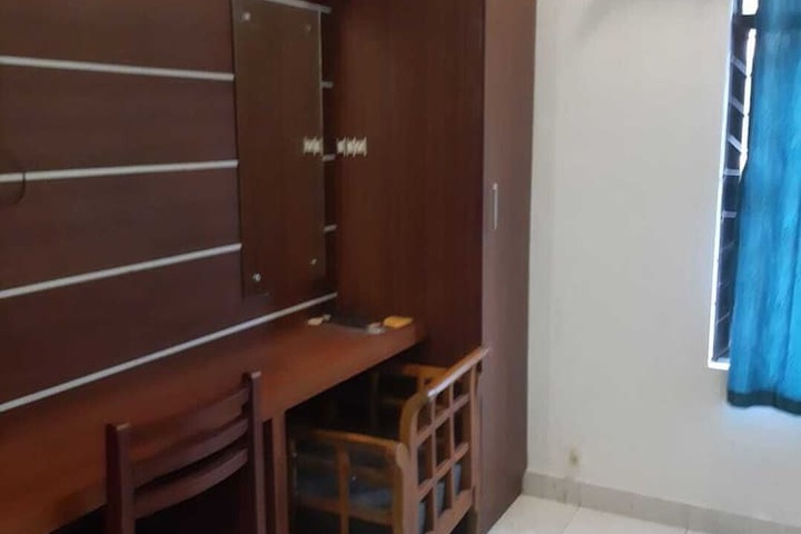 Room 5 of 6