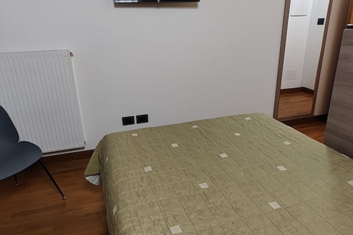 Room 33 of 51