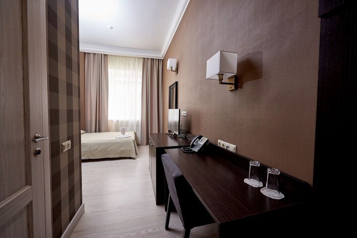 Room 9 of 92