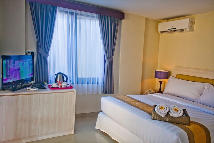 Room 14 of 38