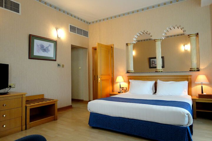 Room 33 of 71