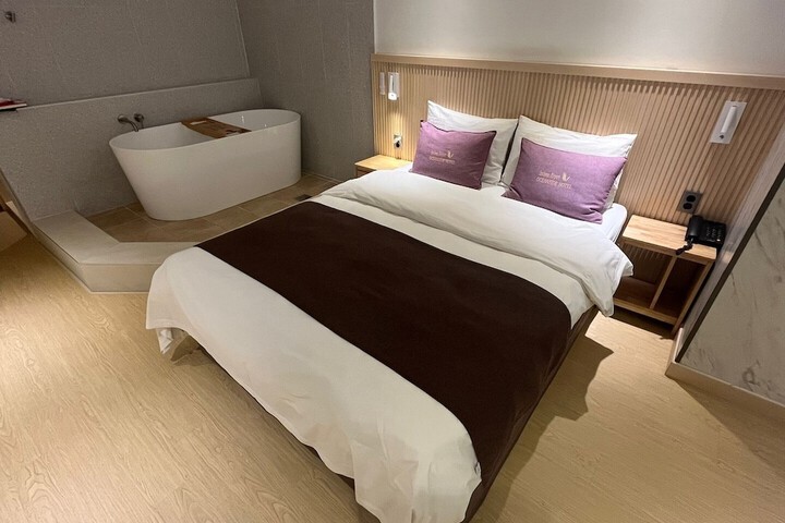 Room 40 of 111