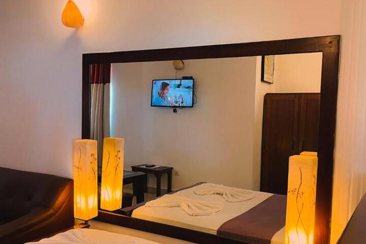 Lavinia Blue Hotel